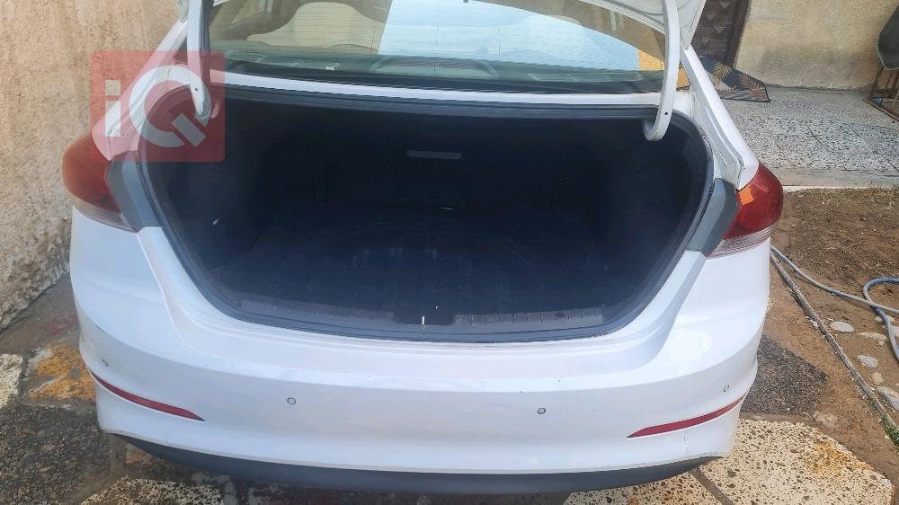 هیۆندای ئەلەنترا